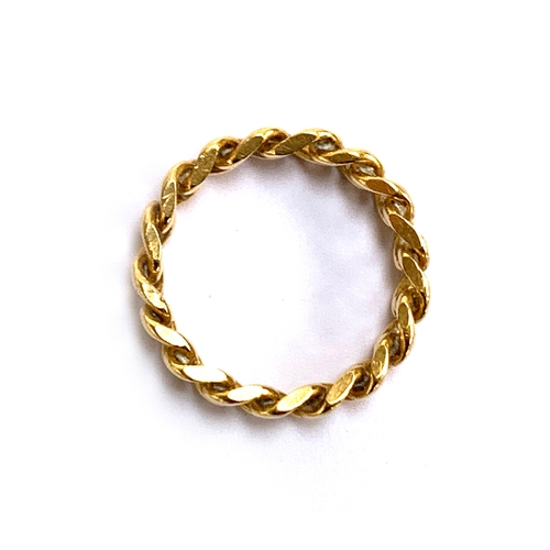 9 - A gold chain link ring, tests as 18ct, size M 1/2, 4.2g