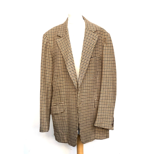 545 - A-Man Hing Cheong Hong Kong light houndstooth single breasted jacket, approx 42