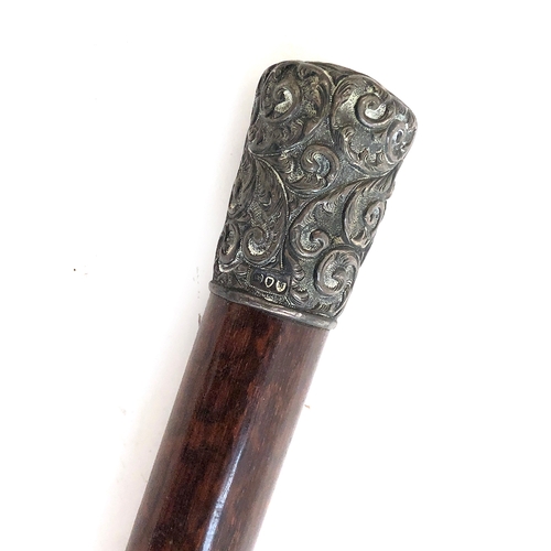 72 - A smart Victorian gents silver topped walking cane, with scrolling chased knop, hallmarked for Londo... 