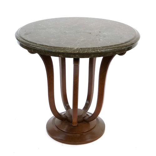 1653 - A marble effect circular occasional table, the moulded resin top on five shaped supports and stepped... 