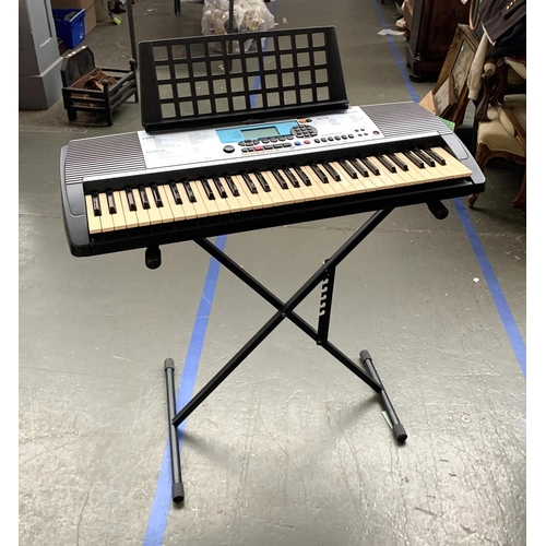 1713 - A Yamaha keyboard PSR-225GM, X-frame stand & music stand