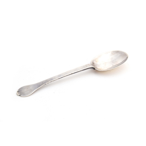 118 - A Charles II trefid spoon, hallmarked for London 1684, rattail bowl, the reverse of the terminal eng... 