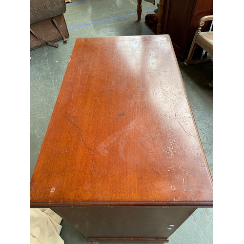 888 - A late 19th/early 20th century chest of two short over two long drawers made by James Shoolbred, mou... 