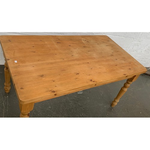 818 - A pine kitchen table, 148x82x78cm