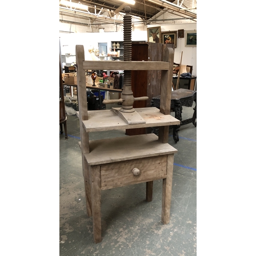 1113 - A large floorstanding hardwood book press, with wooden threaded screw, 148cmH (excluding screw), 72c... 