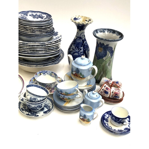 232 - A mixed lot of ceramics to include blue and white, Poole pottery, Japanese tea sets, Grosvenor green... 