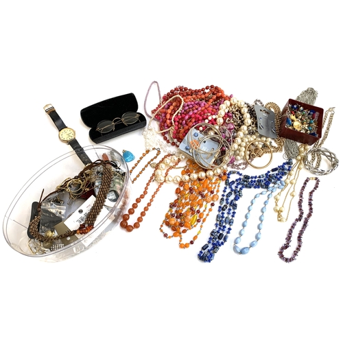 80 - A mixed lot of costume jewellery to include faux pearls, carnelian glass beads; pince nez glasses; L... 