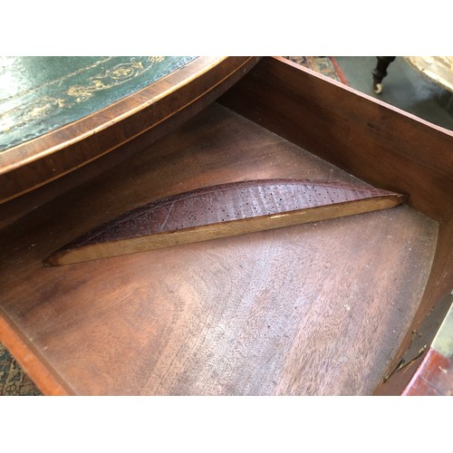 490 - A Regency mahogany drum top library table, the circular top with green leather skiver, four drawers ... 