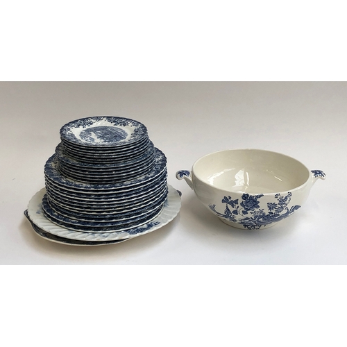 199 - A quantity of Johnson Bros coaching scenes blue and white ceramics, etc