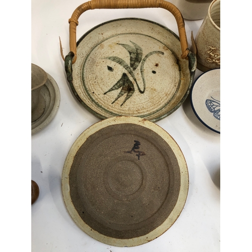 299 - A mixed lot of stoneware to include studio pottery, two pieces by Pauline Paterson of the Black Moun... 