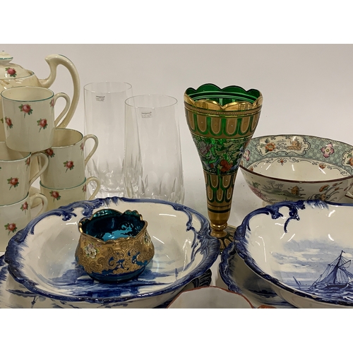 501 - A mixed lot of ceramics and glass to include Wedgwood lead crystal; Japanese teacup and saucer; Delf... 