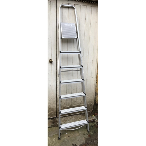 965 - An aluminium stepladder, 7ft high