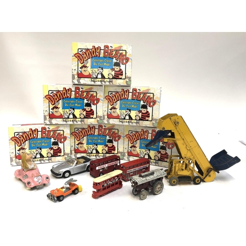 651 - A quantity of die cast model vehicles to include Dinky supertoys 564 elevator loader, six boxed Bean... 