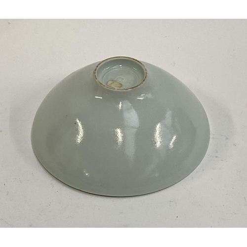 187 - A studio pottery celadon crackle glaze bowl, stamped E to base, 20cmD