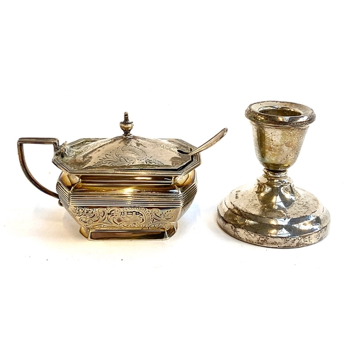 94 - An Edwardian silver lidded mustard with blue glass liner, Birmingham 1901; together with a dwarf can... 