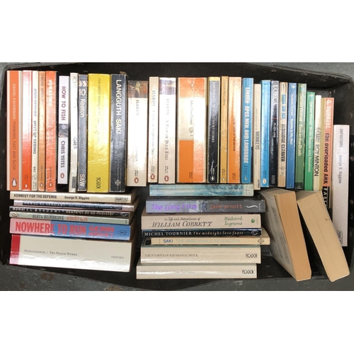 724 - PENGUIN BOOKS (largely) and other good quality paperbacks including Raymond Carver etc.