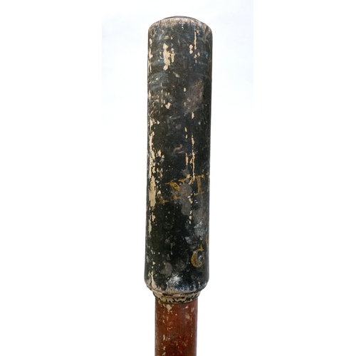 508 - A George IV painted turned wooden police truncheon, partial Latin motto, 44cmL