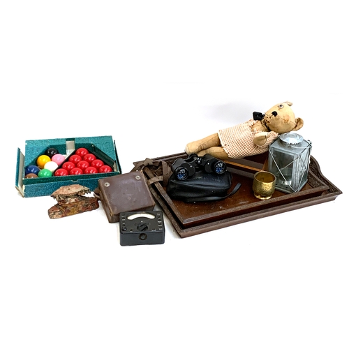 669 - A mixed lot to include Chinese wooden trays; brass cup; Universal Avo Minor bakelite meter in leathe... 