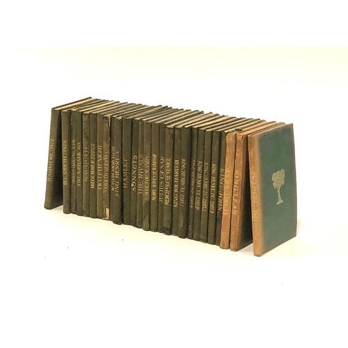 380 - A set of 27 early 20th century leather bound pocket Shakespeares, Heinemann 1904