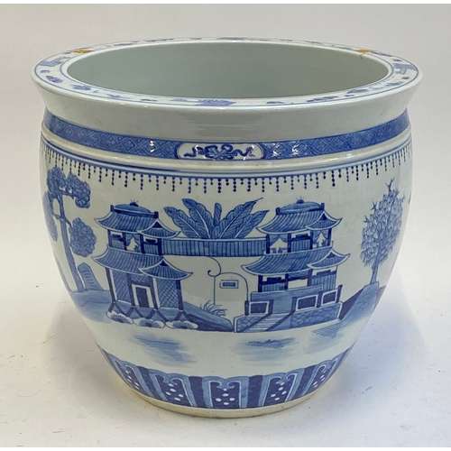 129 - Interior design interest: A large Chinese blue and white planter, 41x35cm