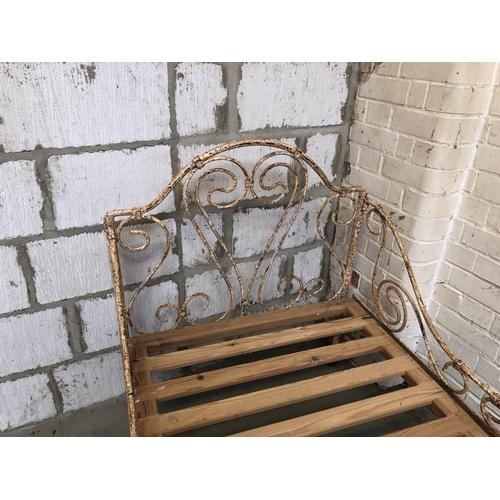 1090 - A wrought iron daybed, approx. 183cmL