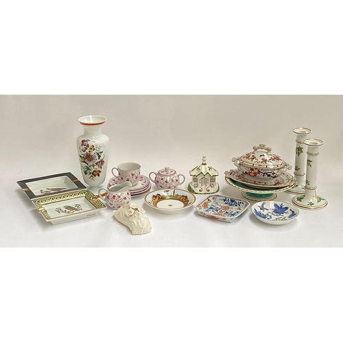 86 - A mixed lot of ceramics to include Coalport, a painted glass vase, Imari dish etc