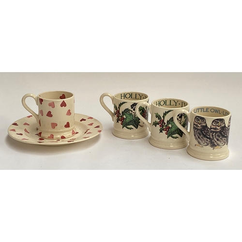 92 - Three Emma Bridgwater mugs, 'Holly & Ivy' and 'Little Owl'; together with an Emma Bridgwater heart p... 