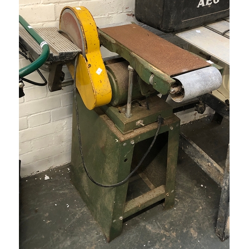 1077 - A floorstanding belt sander