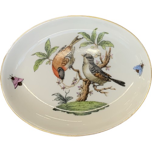 80 - A pair of Richard Ginori porcelain pin dishes depicting figures in a countryside, 12cmW; together wi... 