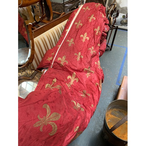 1038 - Five country house curtains in a fleur de lis print by Baer & Ingram, lined and interlined, approx. ... 