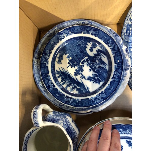 140 - A quantity of 19th century blue and white ceramics to include Wedgwood Fallow Deer jugs, Leeds Potte... 