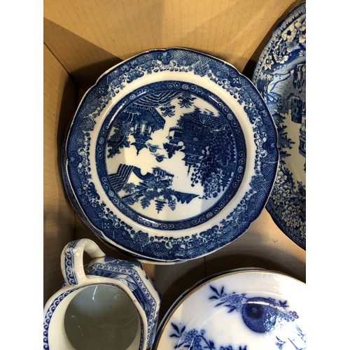 140 - A quantity of 19th century blue and white ceramics to include Wedgwood Fallow Deer jugs, Leeds Potte... 