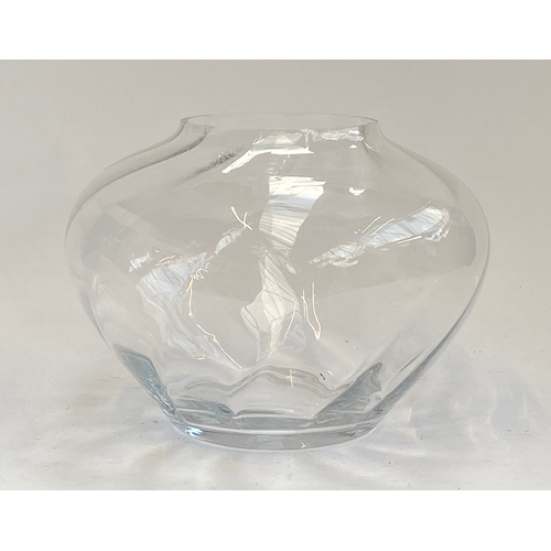 134 - A large Krosno glass vase, 28cmH