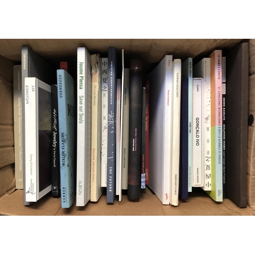 420 - ART CATALOGUES: two boxes of catalogues and other art books, including modern and contemporary art. ... 