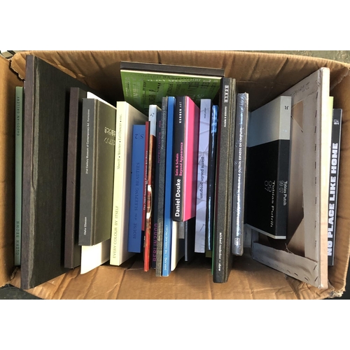 427 - ART CATALOGUES: two boxes of modern, post-modern and contemporary art catalogues including Willem de... 