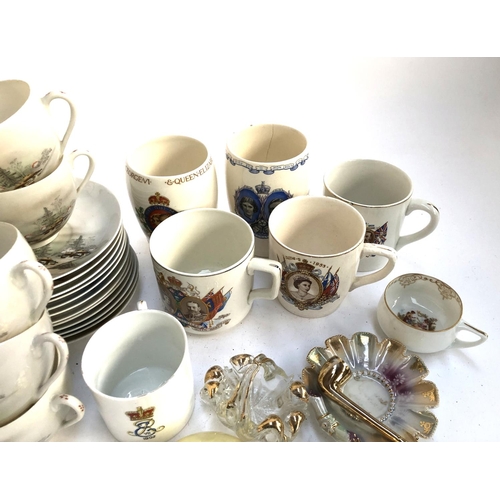 131 - A mixed lot of ceramics to include Beswick part Walt Disney Disneyland nursery tea set, boxed, Wade ... 