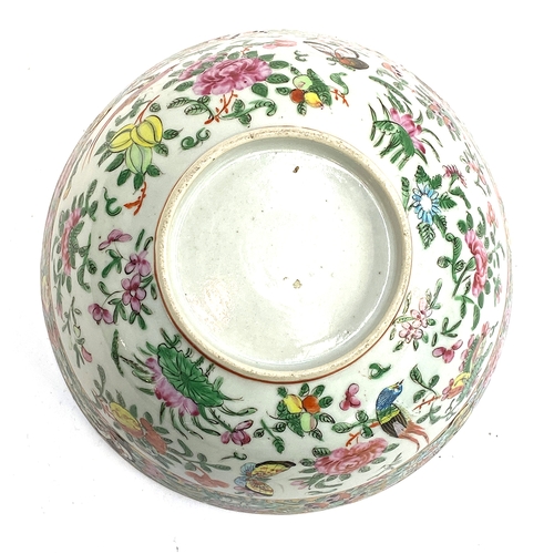 178 - A 19th century Chinese famille rose porcelain bowl, 21cmD