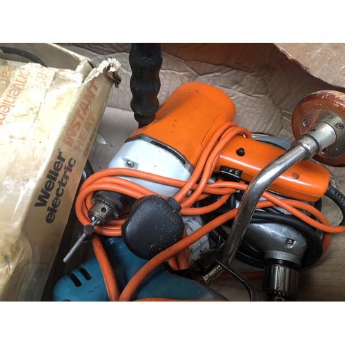 1116 - A mixed box of hand drills and electric drills