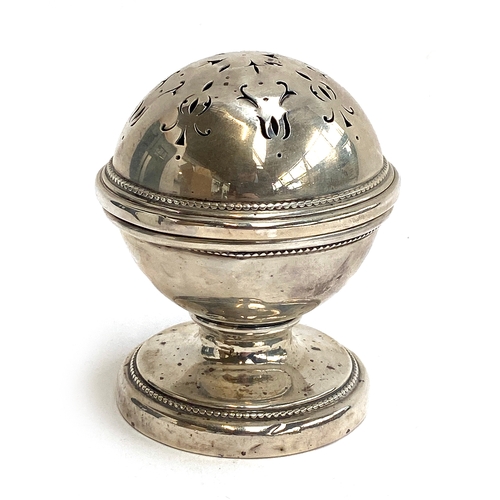 77 - A George V silver pot pourri in the form of an 18th century sponge box, Birmingham 1929, 9.5cm high