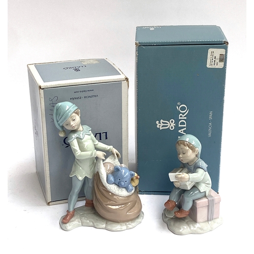 166 - A Lladro porcelain figurine 'Sack of Dreams' model 6894 from Santa's Magical Workshop, 19cmH, in ori... 