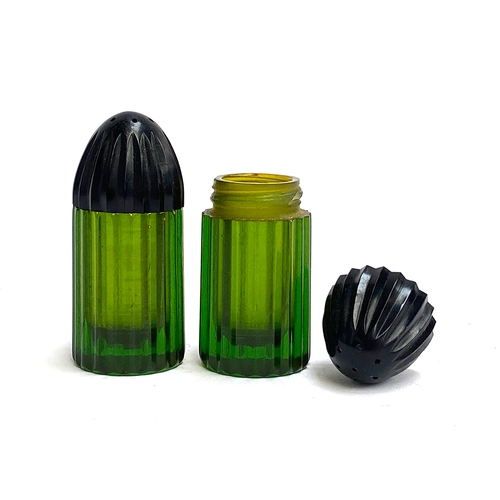 274 - A set of art deco green bakelite salt and peppers, 5.8cmH