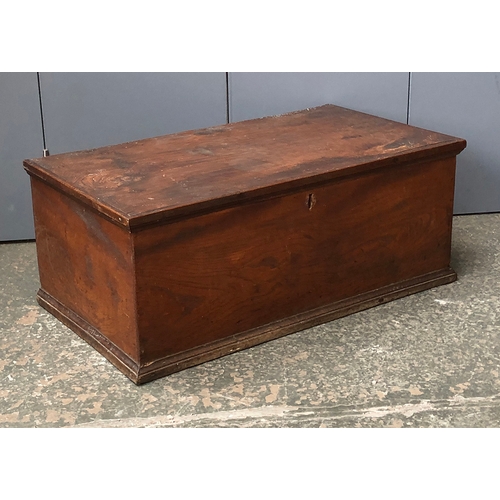 736 - A 19th century elm blanket box, 76x42x31cmH