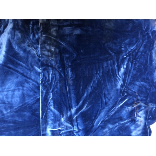 819 - A pair of blue velvet curtains, lined, approx. 197cm drop, 110cm ungathered width