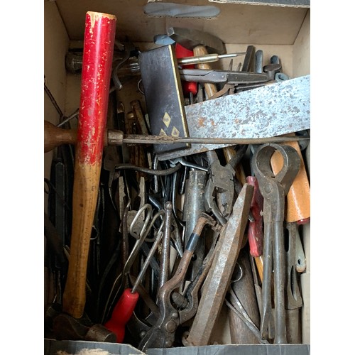 903 - A mixed lot of vintage hand tools to include Gordon '14' wrench; Threepeaks pliers; Rolcut; Californ... 