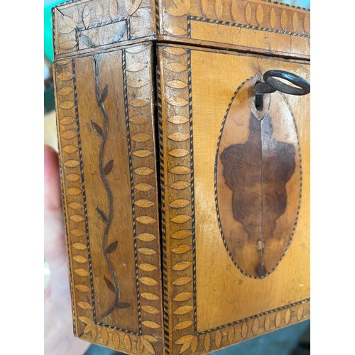 314 - A George III octagonal tea caddy, with marquetry inlay, 13cmH