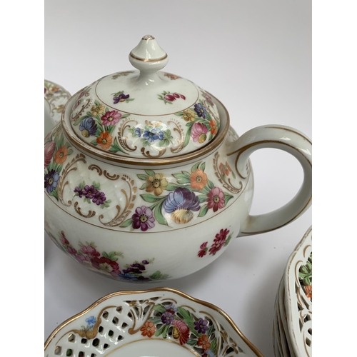 165 - A collection of Schumann Arzberg Bavaria porcelain, 'Empress Dresden Flowers' pattern, approx. 41 pi... 