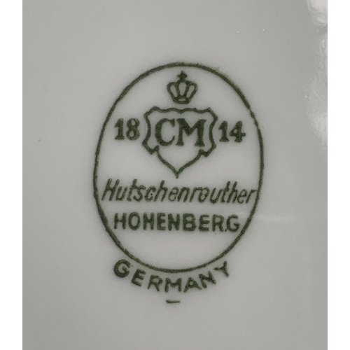 166 - A quantity of Hutschenreuther blue and white porcelain, approx. 25 pieces, to include plates 25cmD, ... 