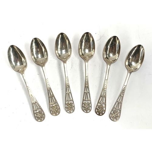 105 - A cased set of teaspoons with pierced floral design, hallmarked for Thomas Bradbury & Sons Ltd, Shef... 