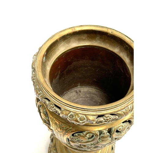 288 - A heavy brass urn, pierced rococo style design, with copper lining, 31.5cmH