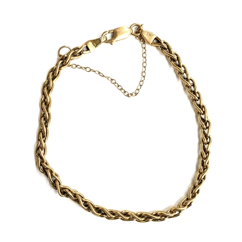 65 - A 9ct gold bracelet, 9.6g